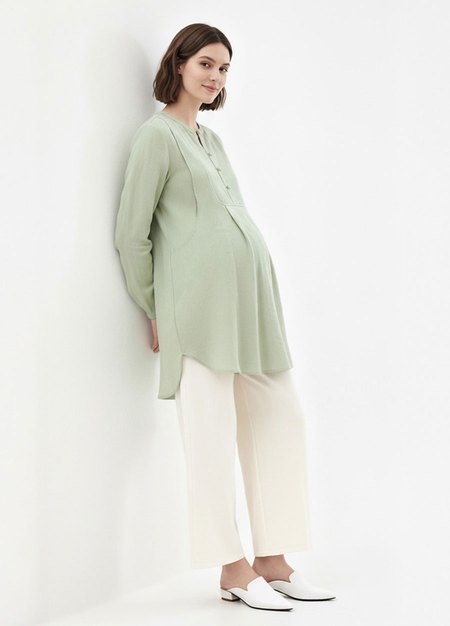 立領弧形剪接長版孕哺上衣-果綠1