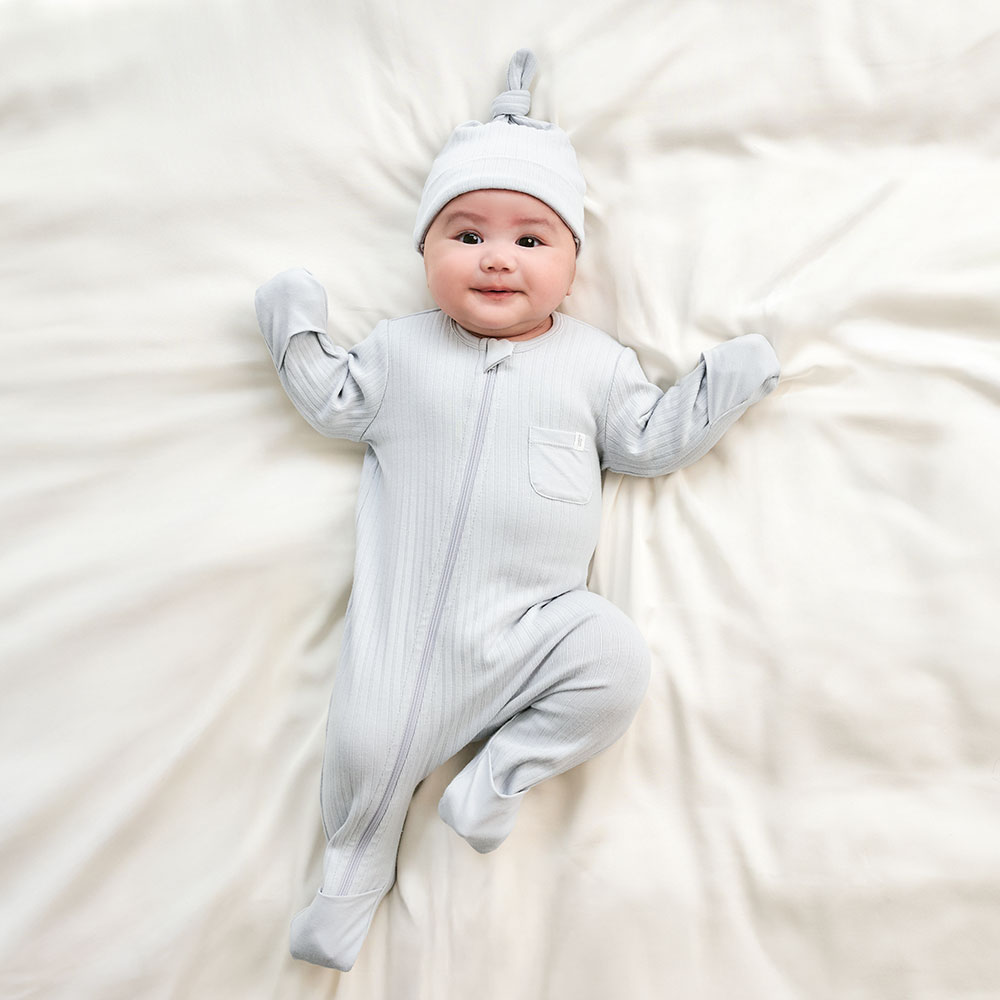 新生兒 百褶羅紋雙拉鍊長袖連身衣(附帽子) 新生兒 百褶羅紋雙拉鍊長袖連身衣(附帽子)