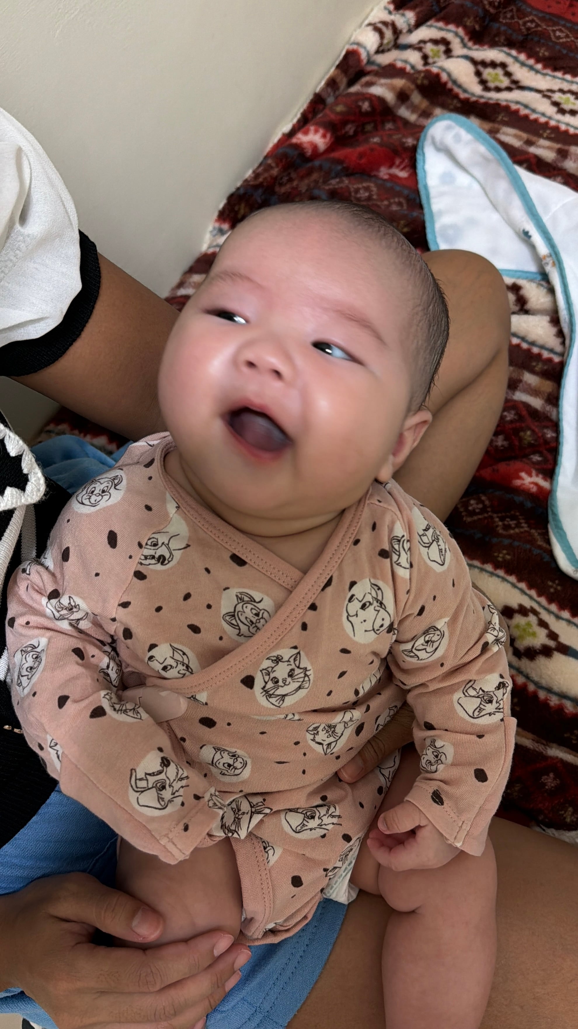 迪士尼圖騰包屁衣 迪士尼圖騰包屁衣