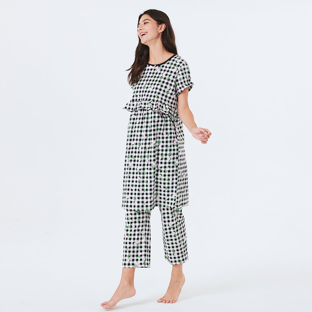 格紋櫻桃荷葉孕哺居家服組(洋裝+長褲) 格紋櫻桃荷葉孕哺居家服組(洋裝+長褲)