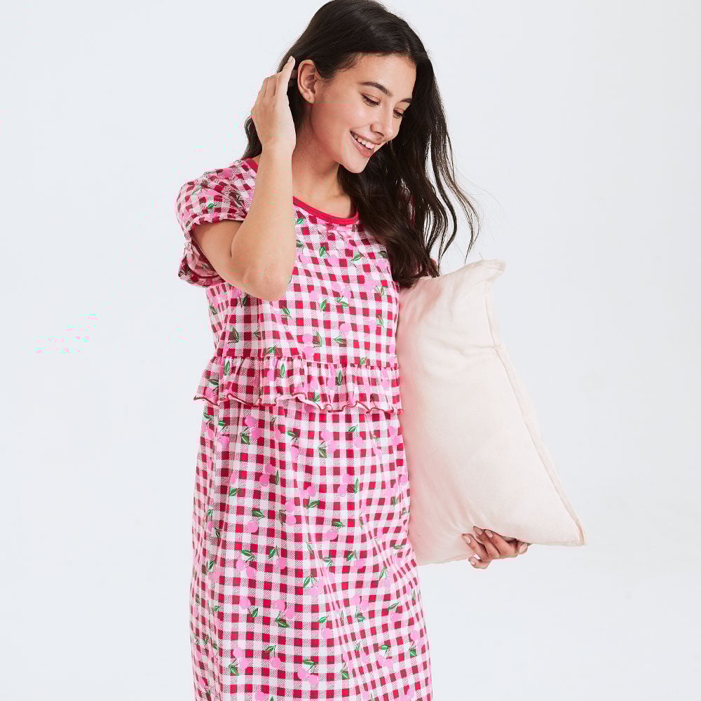 格紋櫻桃荷葉孕哺居家服組(洋裝+長褲) 格紋櫻桃荷葉孕哺居家服組(洋裝+長褲)